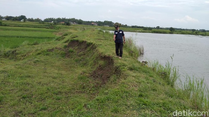 tanggul sliding di lamongan