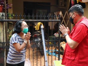 Direksi Telkom Beri Bantuan & Tinjau Lokasi Terdampak Banjir Jakarta