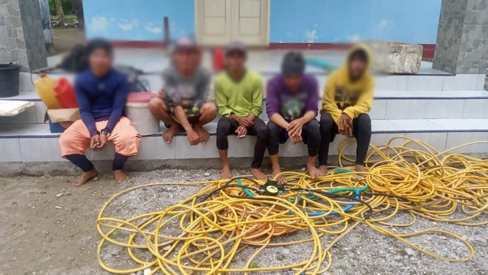 Terduga pelaku perusakan habitat ikan dan pengambilan terumbu karang di Sumbawa Barat