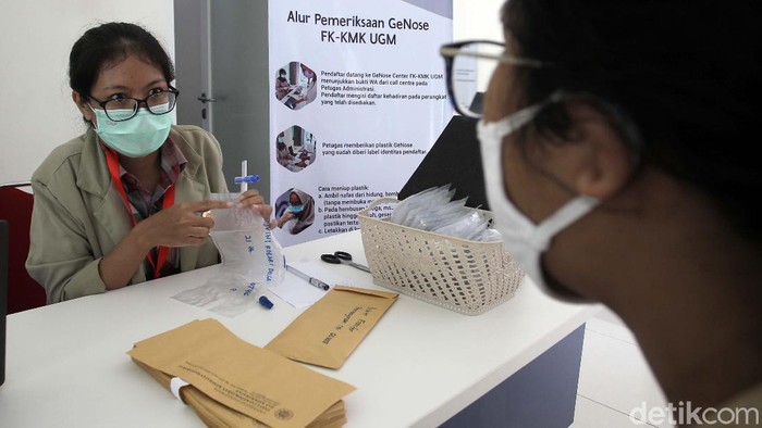 UGM membuka layanan tes COVID-19 melalui metode GeNose C19. Genose Center ini berada di Gedung Tahir Foundation, Pasca Sarjana Fakultas Kedokteran UGM, Yogyakarta.