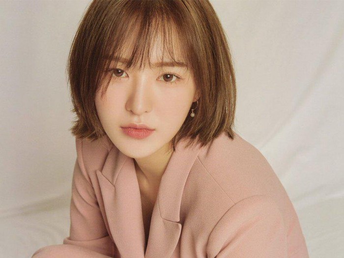Wendy Red Velvet Wendy Red Velvet tengah berulang tahun dan genap berusia 27 tahun hari ini, Minggu (21/2/2021). Vokalis utama Red Velvet ini dikenal penggemar sebagai member yang dermawan dan berasal dari keluarga kaya. Penasaran kekayaan Wendy Red Velvet?