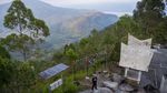 Menikmati Keindahan Danau Toba dari Menara Pandang Tele