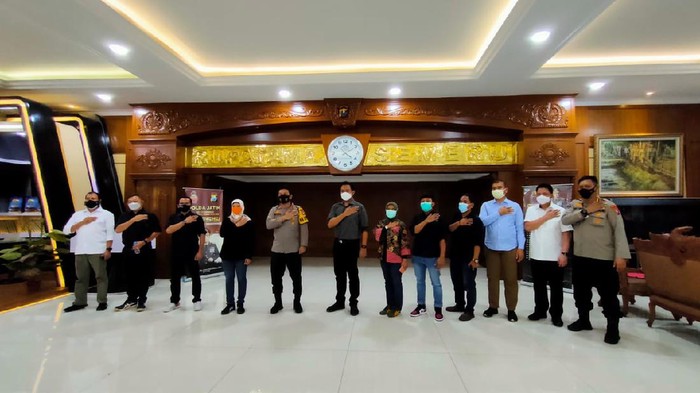 Asosiasi Media Siber Indonesia (AMSI) Jatim audiensi dengan Kapolda Irjen Nico Afinta. Audiensi digelar untuk menangkal dan memerangi pemberitaan hoaks.