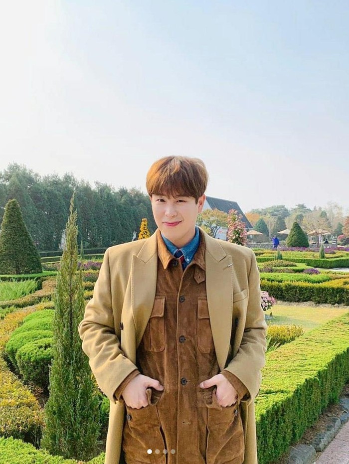 Kehidupan konglomerat di drama Korea bukan fiksi. Ini 9 artis Korea yang terlahir dari keluarga tajir di dunia nyata. P.O BTOB.