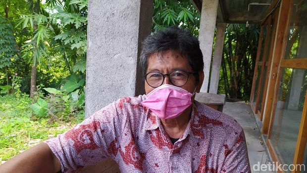 Suparno, salah satu orang yang mendokumentasikan dalam proses pemugaran kedua Candi Borobudur.
