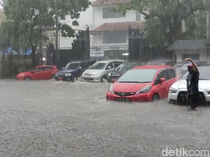 Ragam Keringanan Servis Mobil Terdampak Banjir