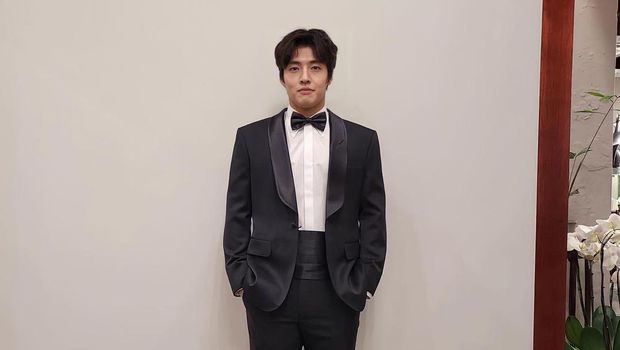 Kang Ha Neul (Tangkapan Layar Instagram)