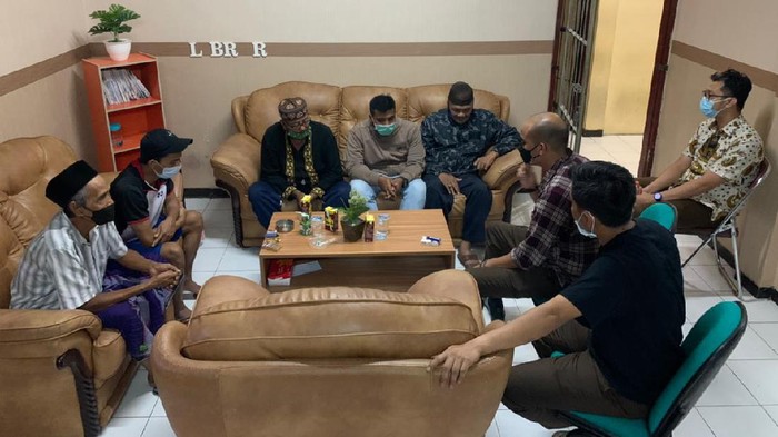 kejari malang tangkap 4 buronan perjudian