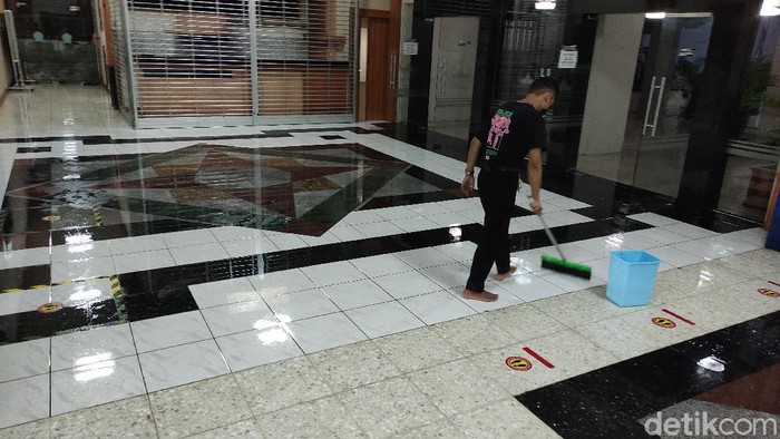 Kompleks Kantor Gubernur Jawa Tengah di Kota Semarang sempat kebanjiran gegara hujan lebat, Selasa (23/2/2021)