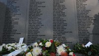 Melansir History, ledakan pesawat itu menewaskan semua orang yang ada di dalamnya, 243 penumpang dan 16 awak pesawat, serta 11 orang warga Lockerbie yang ada di bawah saat peristiwa terjadi. Getty Images/Ian Forsyth  