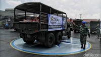 Puluhan truk yang dikerahkan berasal dari berbagai unsur TNI AL, misalnya Koarmada I, Kolinlamil, Lantamal III, hingga Korps Marinir.Yudo menegaskan bahwa pengiriman bantuan ini atas perintah Panglima TNI Marsekal Hadi Tjahjanto.