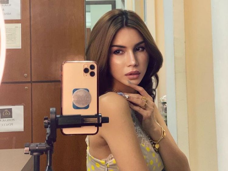 10 Fakta Nur Sajat, Transgender Kontroversial karena Umrah Berbusana Wanita