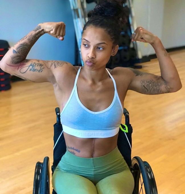 Unggahan Paris menginspirasi banyak orang. Dia menceritakan perjalanan bangkit dari kelumpuhannya sampai sampai memberikan konten tentang olahraga.  Foto: Instagram/@parissky_