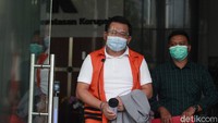 Sutikno menjalani pemeriksaan lanjutan dalam kasus pemberian gratifikasi terhadap mantan Bupati Cirebon Sunjaya Purwadisastra terkait izin kawasan industri di Kabupaten Cirebon.