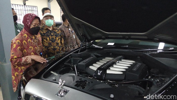 Penampakan mobil Rolls Royce yang akan dilelang Kemensos