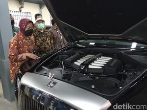 Rolls-Royce Tak Bertuan di Kemensos Pernah Dilelang di Era Risma
