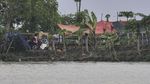 Tanggul Citarum Jebol Rusak Ratusan Rumah Warga