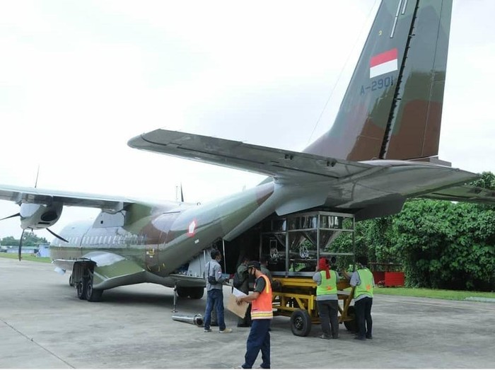 Pesawat CN-295 milik TNI AU tabur garam di Selat Sunda hingga Lampung Timur