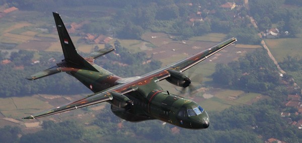 CN295 adalah armada terpercaya untuk operasi militer di daerah terpencil juga untuk misi kemanusiaan. Lebih dari 95 pesawat dalam pelayanan dengan 130.000 jam terbang di seluruh dunia. CN295 adalah armada terpercaya untuk operasi militer di daerah terpencil juga untuk misi kemanusiaan. Lebih dari 95 pesawat dalam pelayanan dengan 130.000 jam terbang di seluruh dunia.