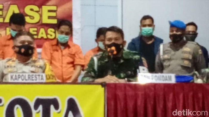 Pomdam Pattimura mengungkap oknum anggota Praka MS diduga menjual 600 butir amunisi ke KKB Papua (Muslimin Abbas/detikcom)