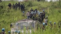 Gubernur provinsi Kivu Utara, Carly Nzanzu Kasivita, mengatakan kepada Reuters bahwa penyerang menghentikan konvoi dengan melepaskan tembakan peringatan. Mereka membunuh pengemudi dan memimpin yang lain untuk masuk ke hutan, kemudian seorang penjaga taman melepaskan tembakan. Nzanzu menyatakan bahwa para penyerang membunuh sang pengawal dan Dubes Italia juga tewas.  