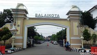 Beredar kabar, hubungan antara wali kota dan wakil wali kota sedang tidak harmonis namun informasi tersebut belum bisa dikonfirmasi. Bahkan Jumadi juga menepisnya.