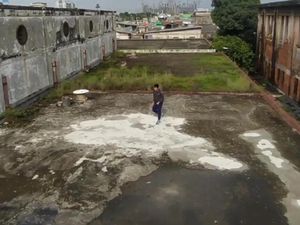 Parkour di Layang Kemayoran Berujung Kena Tegur