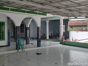 Sejumlah Pengungsi Tanggul Citarum Jebol di Pebayuran Mulai Pulang ke Rumah