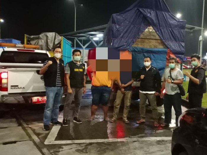  Truk  Berisi Sejutaan Rokok  Ilegal Diamankan di Tol Solo Ngawi