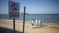Pemerintah Israel melarang warganya untuk mendekati pesisir pantai Laut Mediterania sejak Minggu (21/02).   