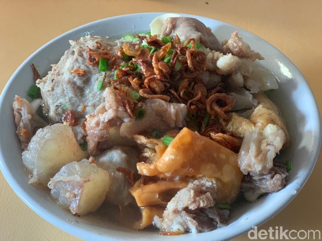 Banjir Tetelan 5 Bakso Enak Dengan Tetelan Melimpah Ini Auto Bikin Ngiler Banjir Tetelan 5 Bakso Enak Dengan Tetelan Melimpah Ini Auto Bikin Ngiler