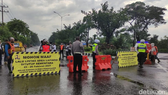 Untuk mengurangi endapan air, usai tergenang banjir selama tiga hari. Jalan Raya Porong lama akan ditutup sementara selama tiga hari oleh Balai Besar Pelaksanaan Jalan Nasional (BBPJN)