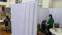 Vaksinasi ini sebagai bagian dari upaya percepatan pengendalian COVID-19 di Indonesia.