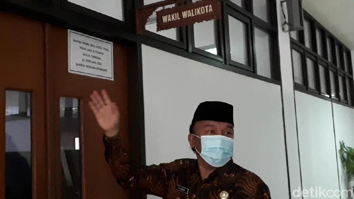 Wakil Wali Kota Tegal menunjukkan ruang kerja dikunci
