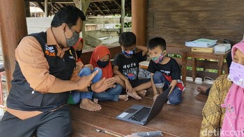 Internet itu memang sudah sangat dibutuhkan, apalagi di masa pandemi ini untuk kepentingan anak sekolah (Andika Tarmy/detikcom)