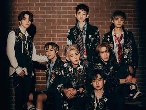 Penampilan Memukau WayV Meriahkan Insert Fashion Awards 2021