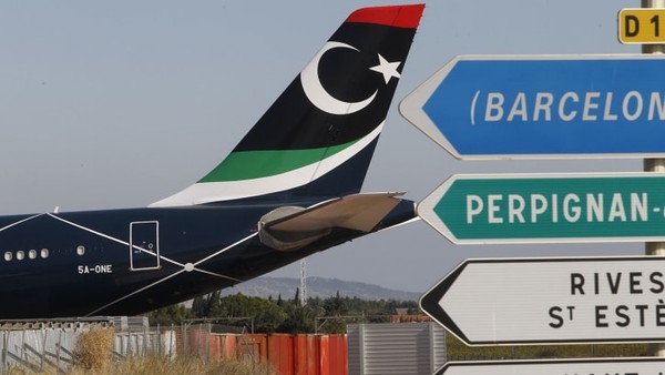 Kerusakan yang dideritanya selama pertempuran di bandara cukup serius. Sehingga, jet pribadi Khadafi ini harus menempuh perjalanan sejauh 900 mil ke Prancis. Pesawat A340-200 Khadafi harus diterbangkan pada sepertiga dari ketinggian jelajah normal. Roda pendaratannya pun tidak dapat ditarik ke dalam sama sekali. Kerusakan yang dideritanya selama pertempuran di bandara cukup serius. Sehingga, jet pribadi Khadafi ini harus menempuh perjalanan sejauh 900 mil ke Prancis. Pesawat A340-200 Khadafi harus diterbangkan pada sepertiga dari ketinggian jelajah normal. Roda pendaratannya pun tidak dapat ditarik ke dalam sama sekali.