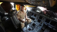 Pasukan pemberontak yang menguasai bandara negara itu merebut hadiah utama. Mereka telah menguasai salah satu simbol kekuasaannya yang paling mencolok, Airbus A340-200.
