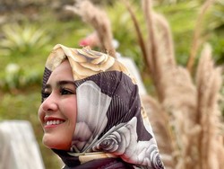 Adu Gaya 15 Artis yang Jual Hijab, Amanda Manopo Berhijab Bikin Pangling