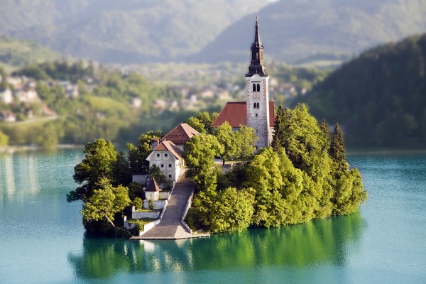 Awalnya gereja tersebut merupakan kuil yang dipergunakan untuk menyembah Dewi Ziva yang melambangkan cinta dan kesuburan. (Getty Images/istock) Awalnya gereja tersebut merupakan kuil yang dipergunakan untuk menyembah Dewi Ziva yang melambangkan cinta dan kesuburan. (Getty Images/istock)