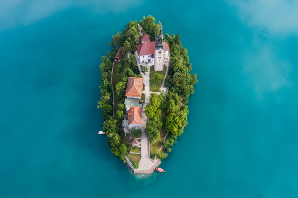 Konon, lonceng di menaranya dapat mengabulkan satu permintaan jika dibunyikan sebanyak tiga kali. (Getty Images/istock) Konon, lonceng di menaranya dapat mengabulkan satu permintaan jika dibunyikan sebanyak tiga kali. (Getty Images/istock)