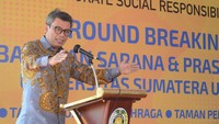 Plt. Direktur Utama Bank BTN Nixon LP Napitupulu memberikan pemaparan sebelum peletakan batu pertama pembangunan sarana dan prasarana sebagai tanda  revitalisasi pada beberapa fasilitas di USU, Sumatera Utara (24/2). Foto: dok. USU