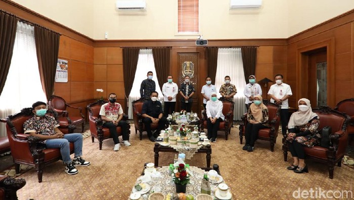 Jelang Pelantikan Pengurus Baru, Gubernur Khofifah Terima Audiensi AMSI Jatim