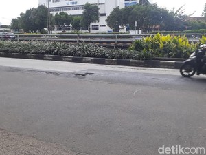 Pemprov DKI Klaim Perbaiki 6.934 Titik Jalan Rusak Selama Januari-Februari