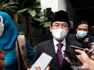 Katanya Kuat Tahan Truk Kontainer, Kok Sumur Resapan Jebol Dilindas Mobil?