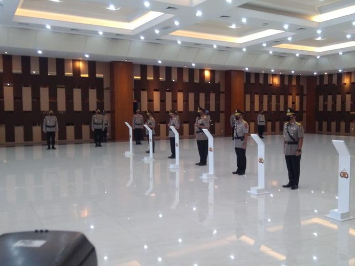 Kapolri Jenderal Listyo Sigit Prabowo lantik Komjen Agus Andrianto sebagai Kabareskrim