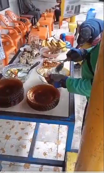 Keren! Keluarga Ini Buka Dapur Umum dengan Menu Prasmanan Gratis