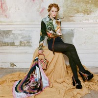 Vivienne Westwood merilis koleksi ready to wear fall 2021 yang 90% dari busananya ini terbuat dari material yang ramah lingkungan.  Foto: Alice Dellal / Courtesy of Vivienne Westwood.