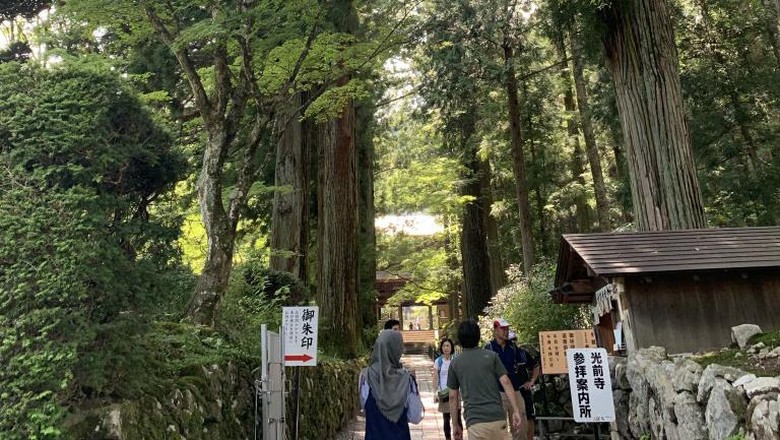Kuil Hoshakuzan Kozen-ji Nagano, Jepang Kuil Hoshakuzan Kozen-ji Nagano, Jepang