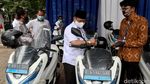 Kurangi Polusi, ASN Bandung Wara-wiri Pakai Motor Listrik